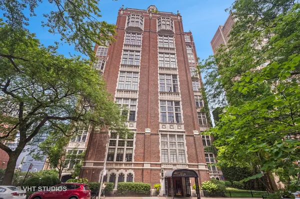 $1,499,000 | 20 East Cedar Street, Unit 8B, Chicago, IL 60611
