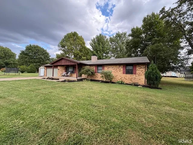 $215,000 | 205 Crestmont Drive, Vincennes, IN 47591