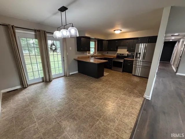 $215,000 | 205 Crestmont Drive, Vincennes, IN 47591