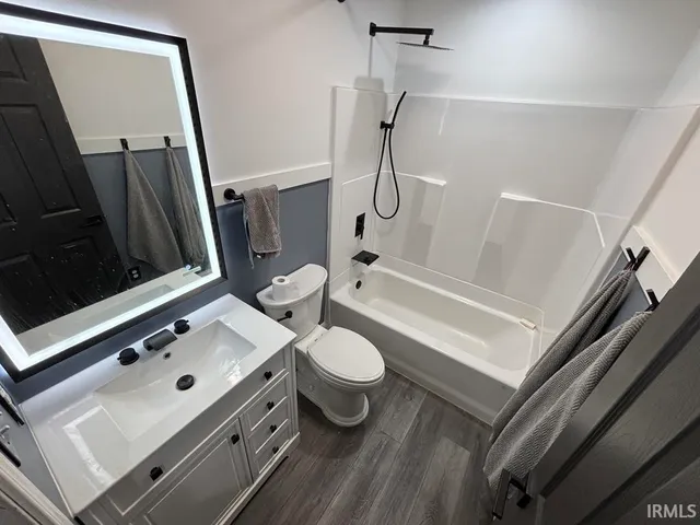 $215,000 | 205 Crestmont Drive, Vincennes, IN 47591