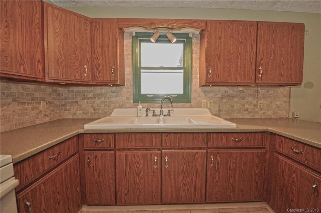 1354 River Road Hot Springs, NC 28743 - Photo 11 of 32 Gallery Image 11