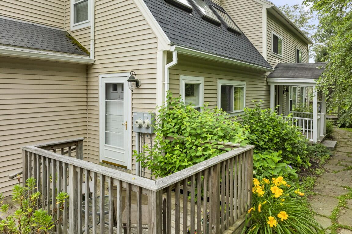 5 Hillside Place, Unit 2 Boothbay, ME 04537 - Photo 3 of 47
