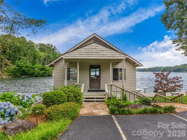 $1,495,000 | 64 Toxaway Shores, Unit 2, Lake Toxaway, NC 28747