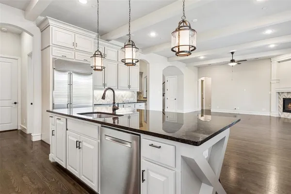 $2,600,000 | 812 Lake Carillon Lane, Southlake, TX 76092