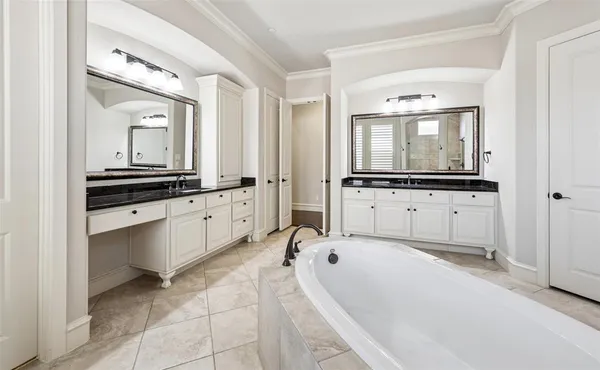 $2,600,000 | 812 Lake Carillon Lane, Southlake, TX 76092