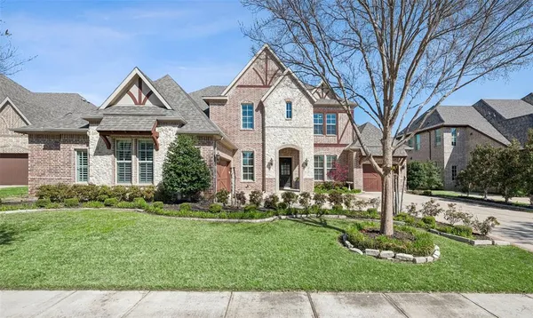 $2,600,000 | 812 Lake Carillon Lane, Southlake, TX 76092