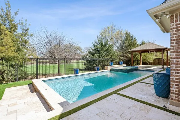 $2,600,000 | 812 Lake Carillon Lane, Southlake, TX 76092