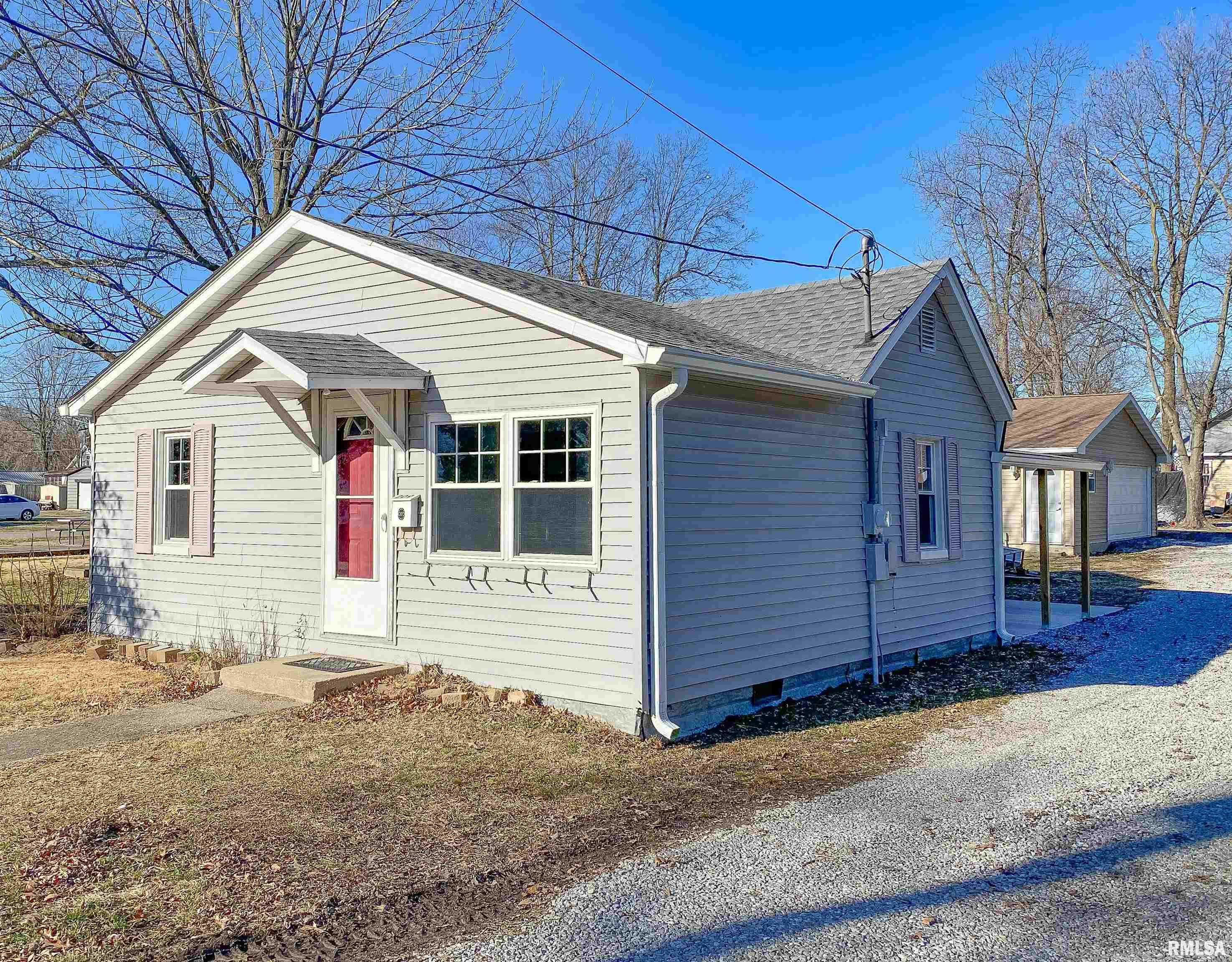 209 Adams Street Flora, IL 62839 - Photo 1 of 50 Gallery Image 1