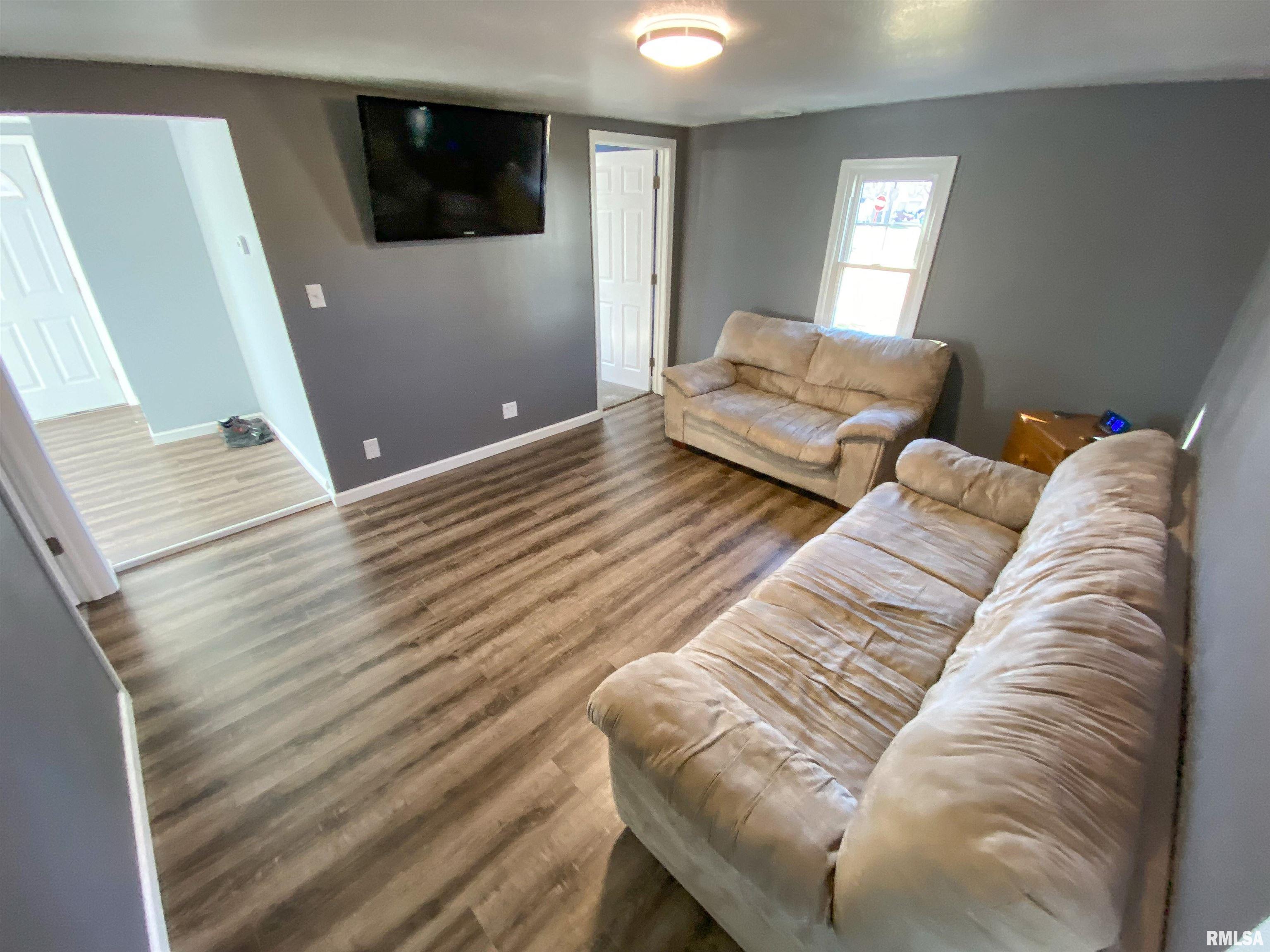 209 Adams Street Flora, IL 62839 - Photo 12 of 50 Gallery Image 12