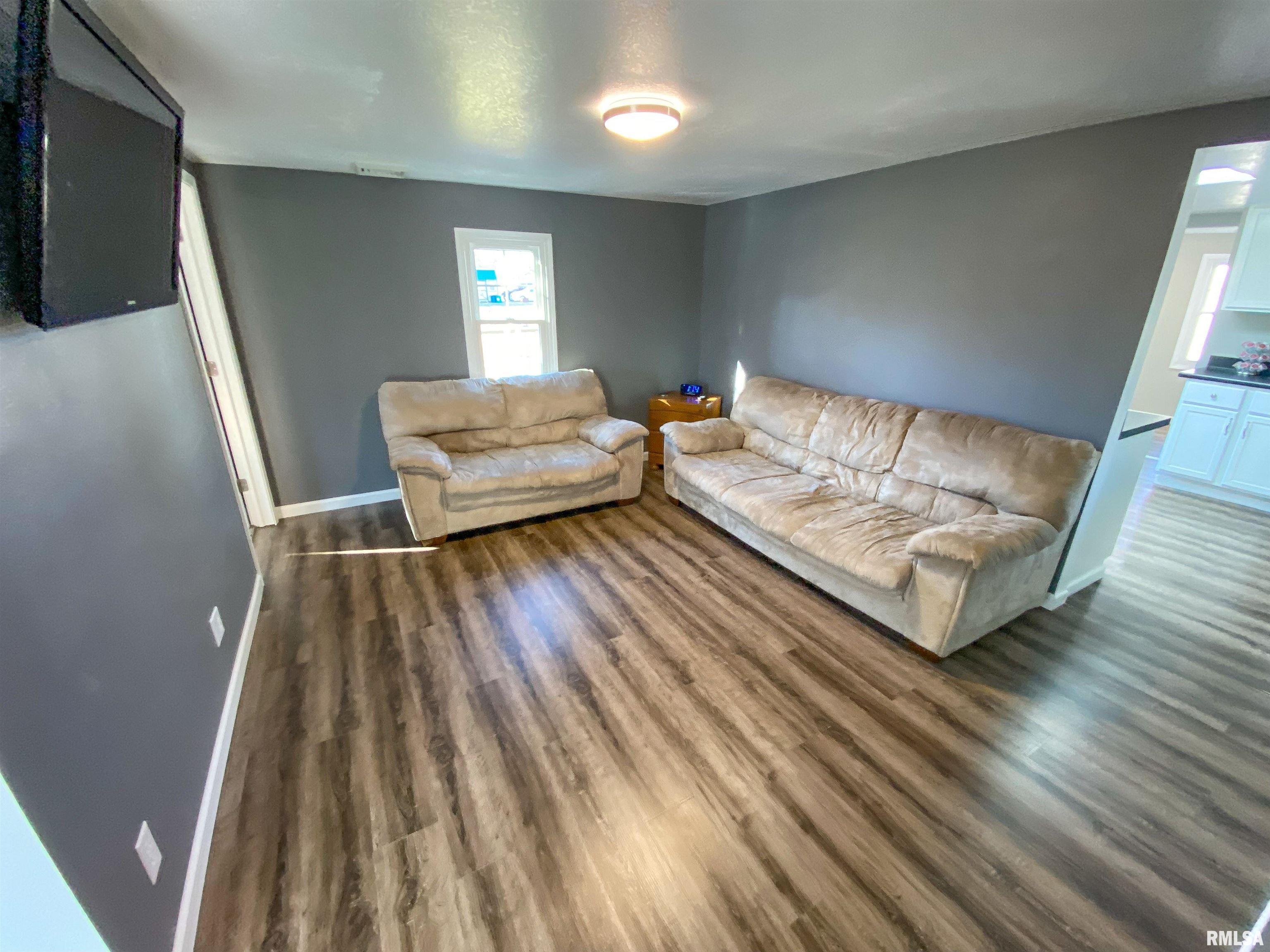 209 Adams Street Flora, IL 62839 - Photo 13 of 50 Gallery Image 13