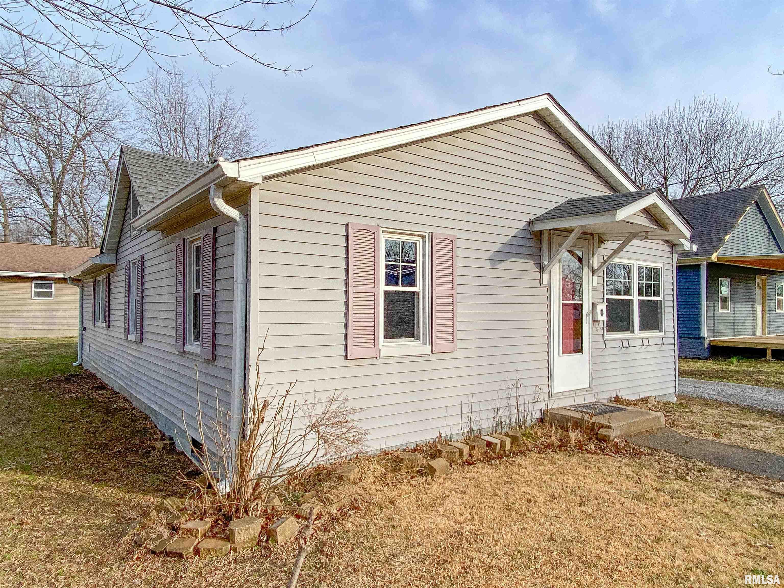 209 Adams Street Flora, IL 62839 - Photo 2 of 50 Gallery Image 2