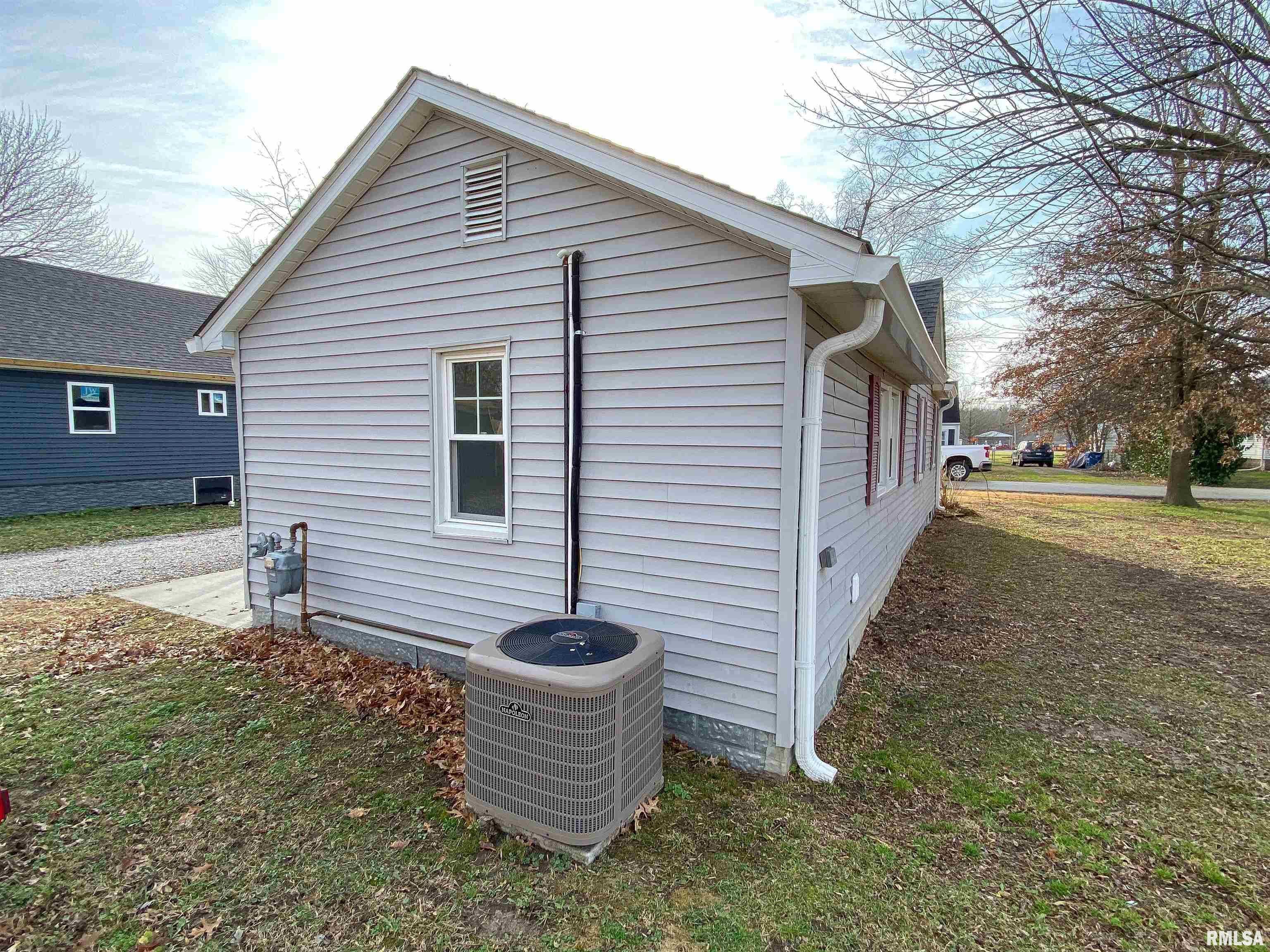 209 Adams Street Flora, IL 62839 - Photo 48 of 50 Gallery Image 48