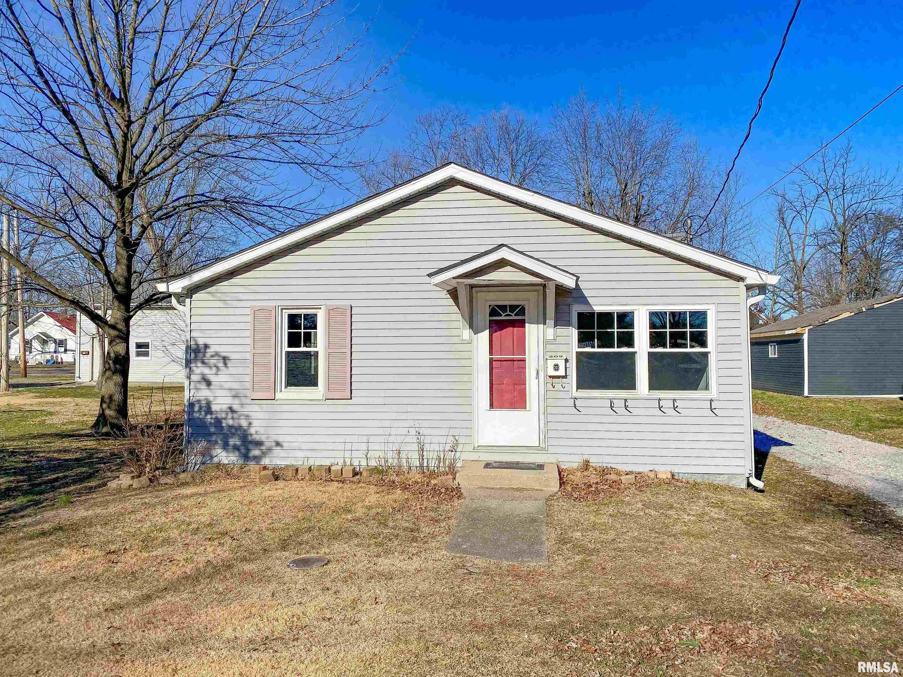 209 Adams Street Flora, IL 62839 - Photo 5 of 50 Gallery Image 5