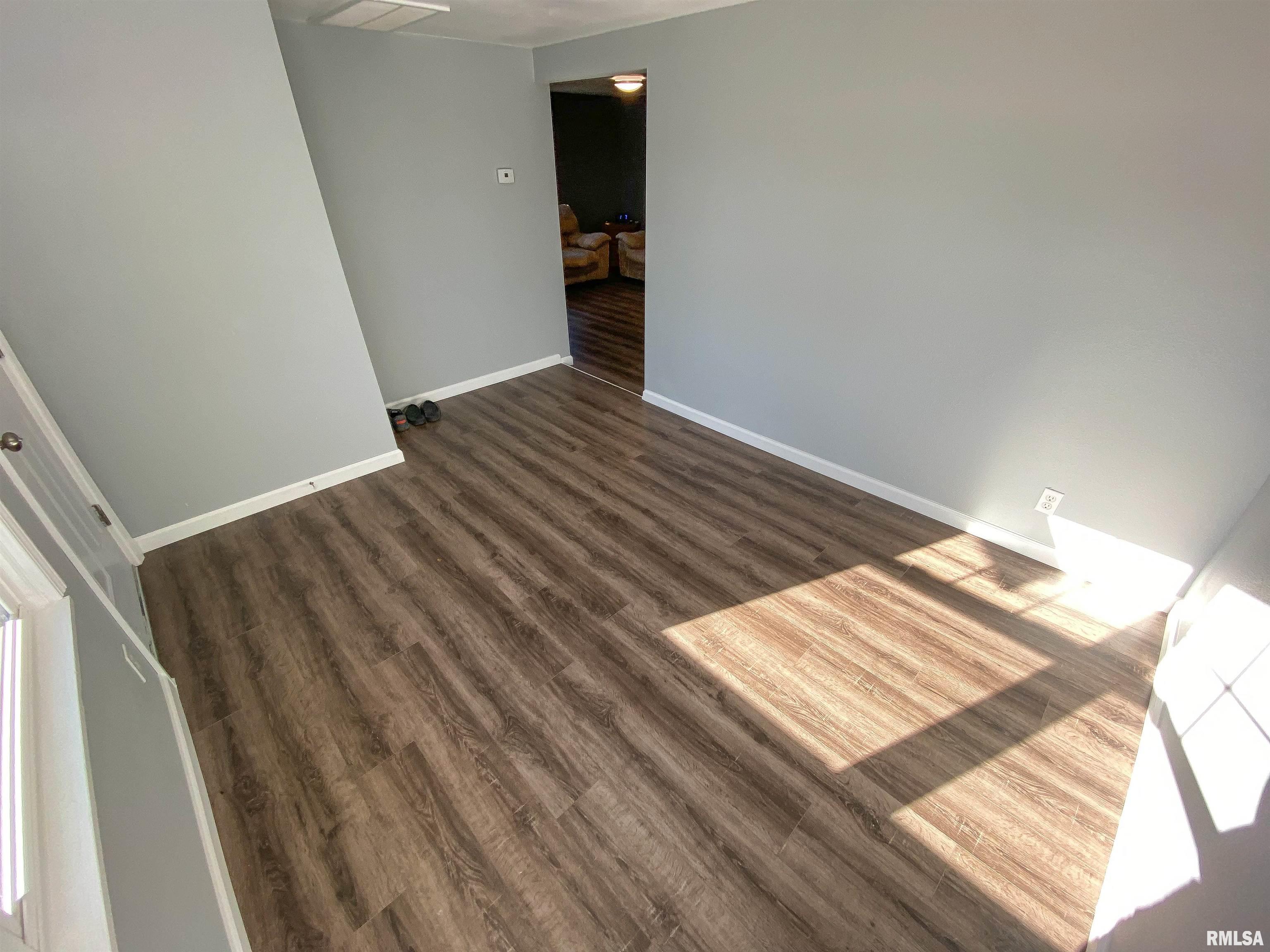 209 Adams Street Flora, IL 62839 - Photo 9 of 50 Gallery Image 9