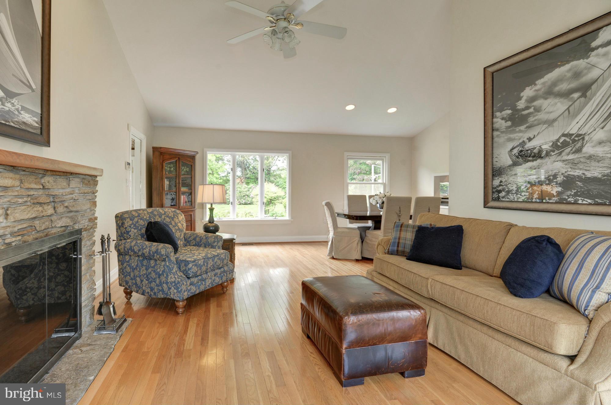 12416 Regwood Road Hydes, MD 21082 - Photo 11 of 24 Family Room