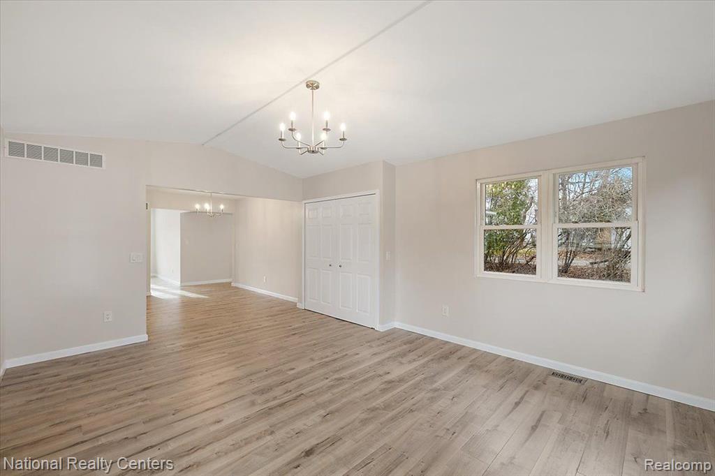 324 Brewster Road Rochester Hills, MI 48309 - Photo 24 of 39 Gallery Image 24