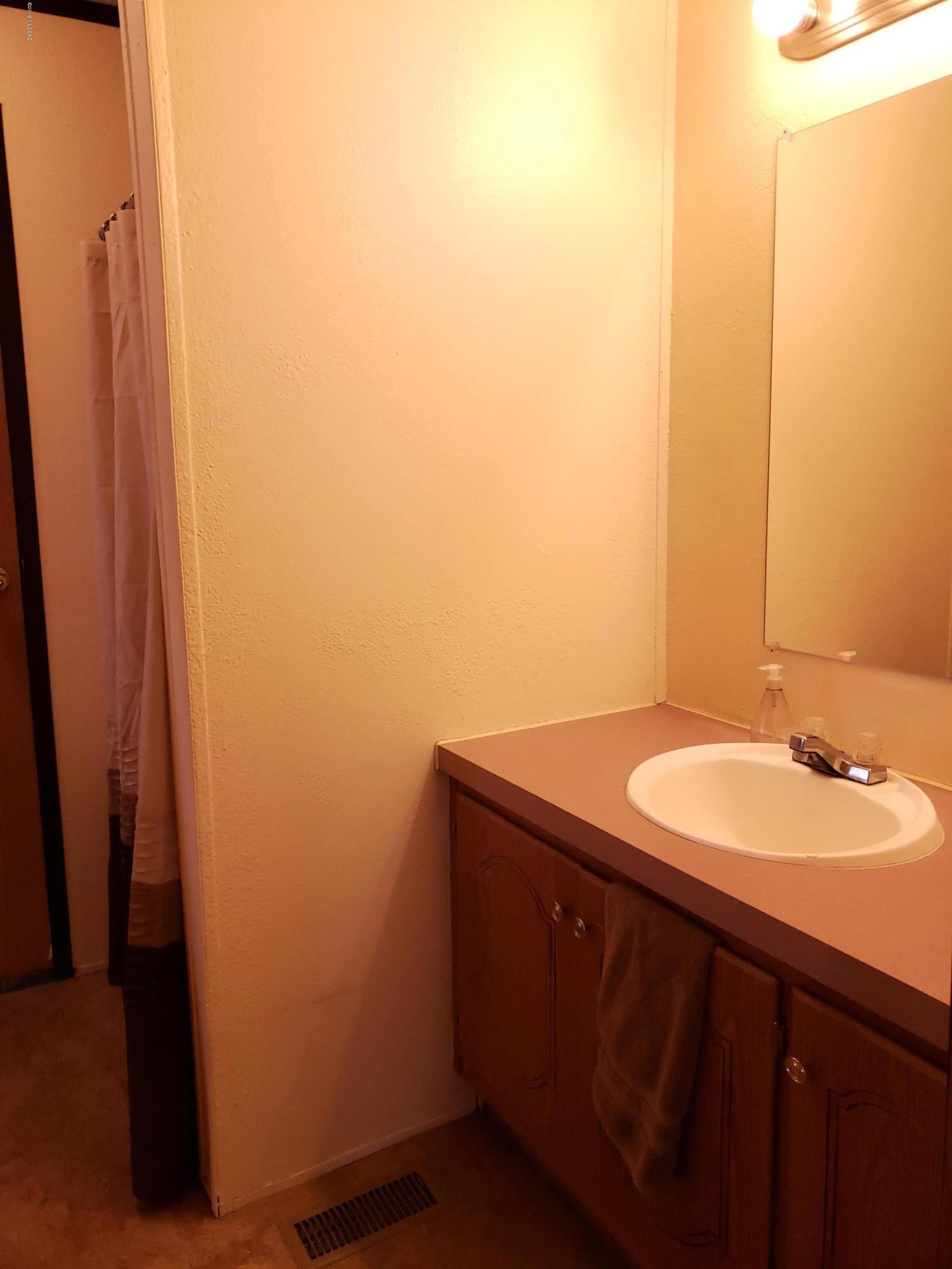 887 West Saguaro Road Willcox, AZ 85643 - Photo 11 of 32