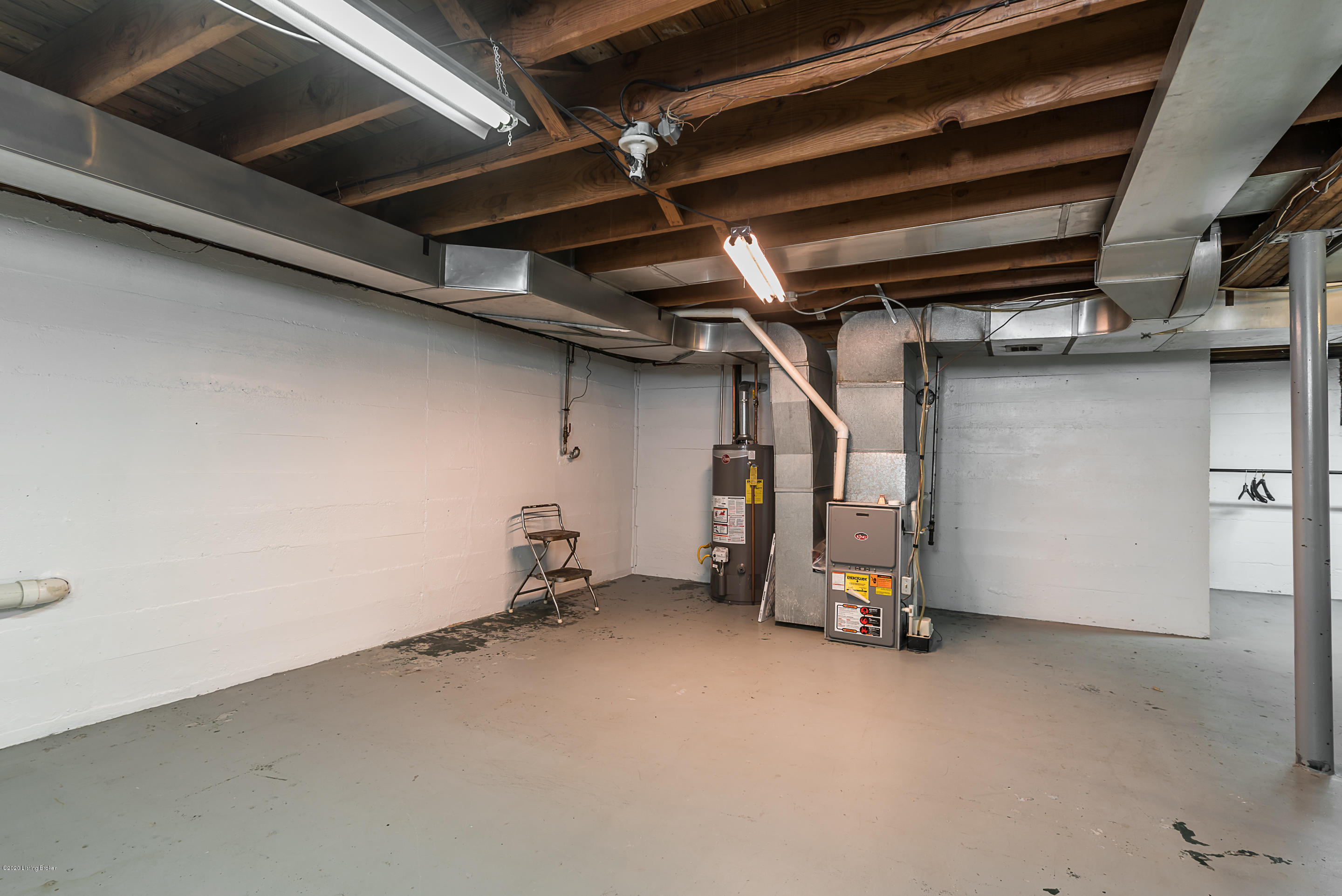 223 Alcott Road Louisville, KY 40207 - Photo 15 of 24 DHI-28