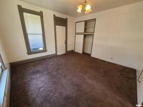 $89,900 | 270 North Ave C, Canton, IL 61520