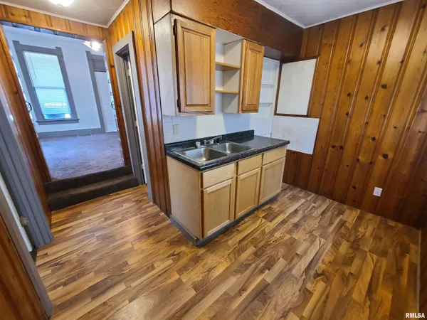 $89,900 | 270 North Ave C, Canton, IL 61520