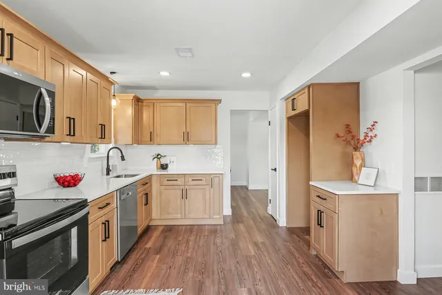 $325,000 | 640 Harvest Drive, Harrisburg, PA 17111