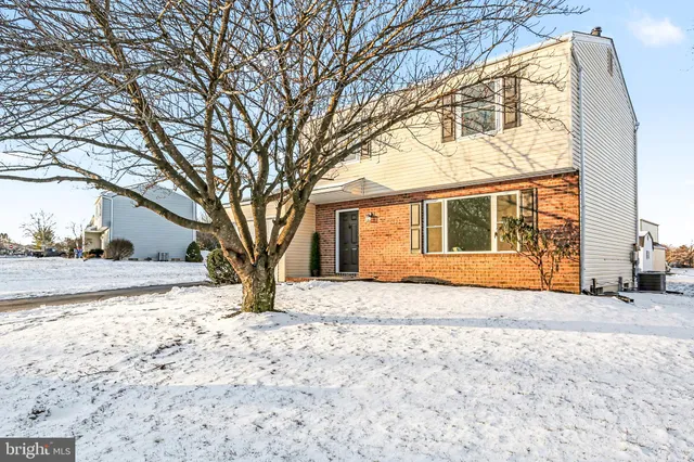 $325,000 | 640 Harvest Drive, Harrisburg, PA 17111