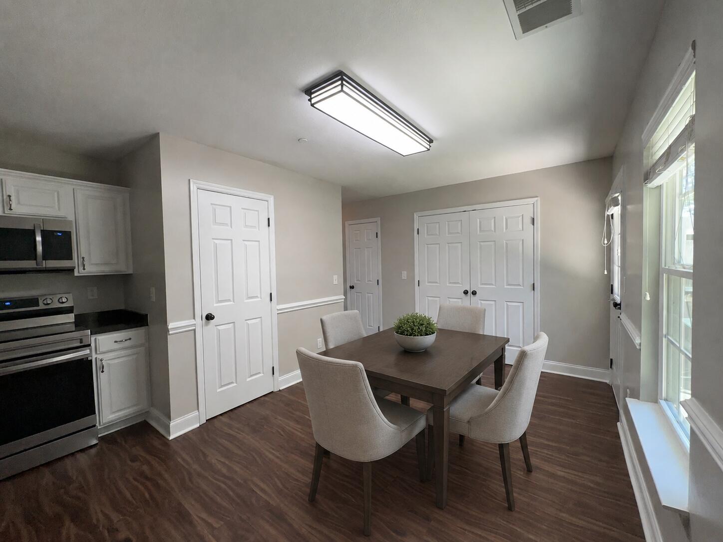 1126 Maple Tree Lane Chattanooga, TN 37421 - Photo 5 of 20 kitchen table stage