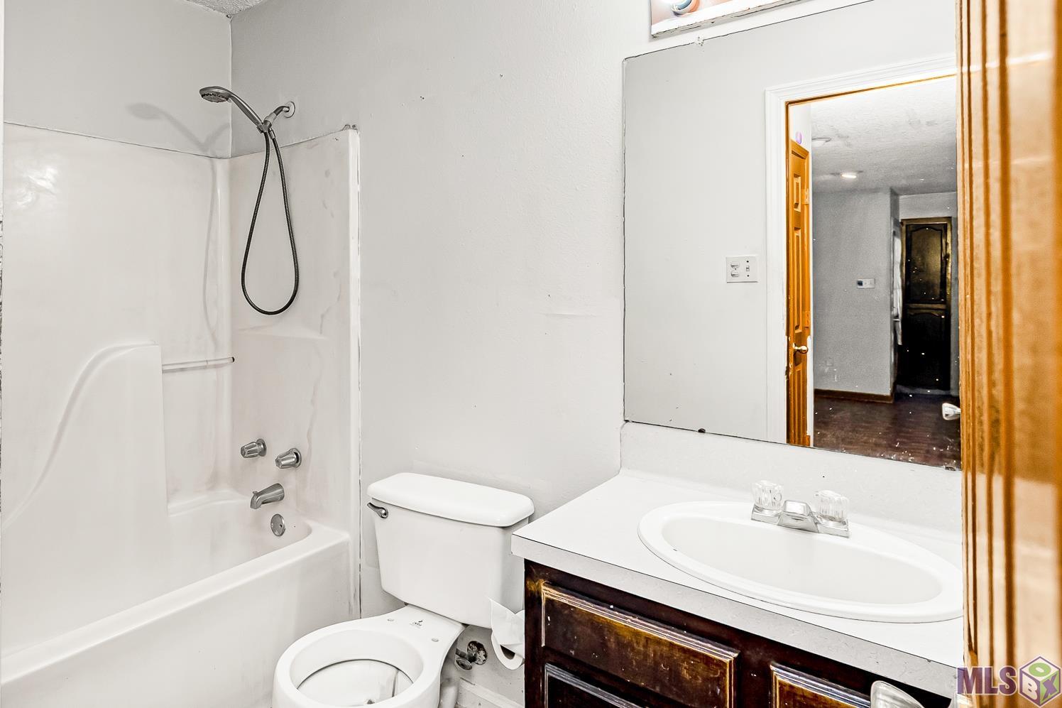 4849 Peerless Street Baton Rouge, LA 70811 - Photo 7 of 11 Primary EnSuite