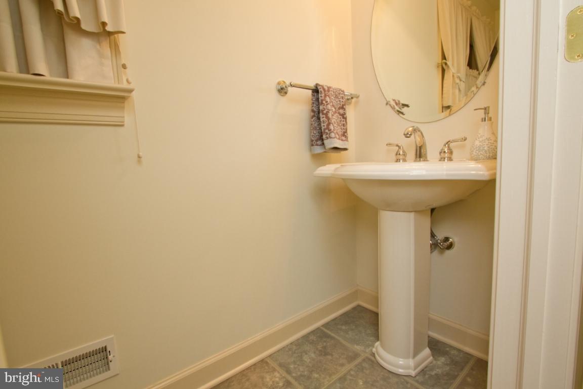 756 Rohen Ridge Drive Lititz, PA 17543 - Photo 24 of 50
