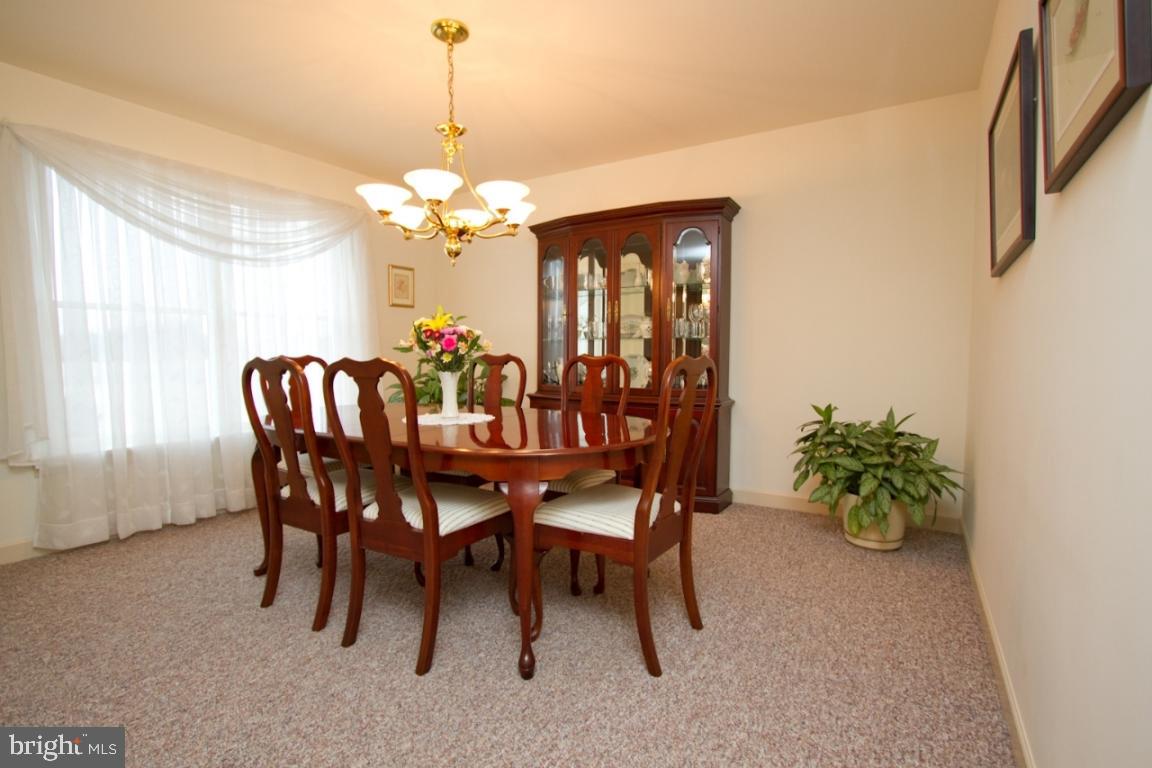 756 Rohen Ridge Drive Lititz, PA 17543 - Photo 4 of 50