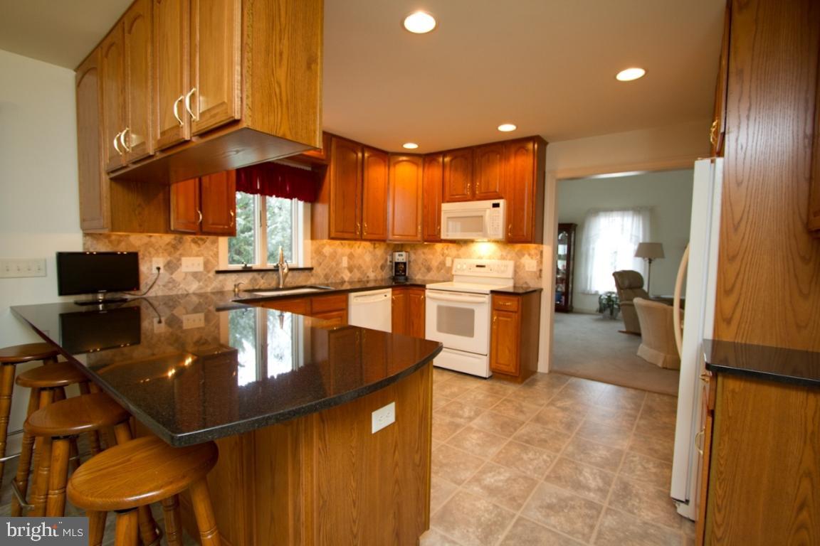 756 Rohen Ridge Drive Lititz, PA 17543 - Photo 9 of 50