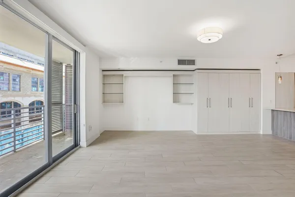 $2,700 | 111 Southeast 1st Avenue, Unit 218, Delray Beach, FL 33444