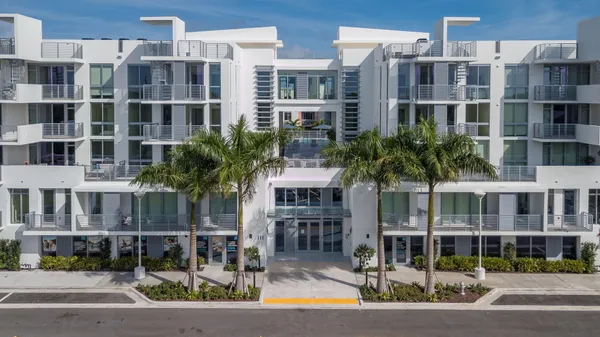 $2,700 | 111 Southeast 1st Avenue, Unit 218, Delray Beach, FL 33444