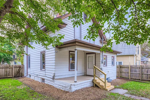 $2,799 | 1501 X Sherburne Avenue, St. Paul, MN 55104