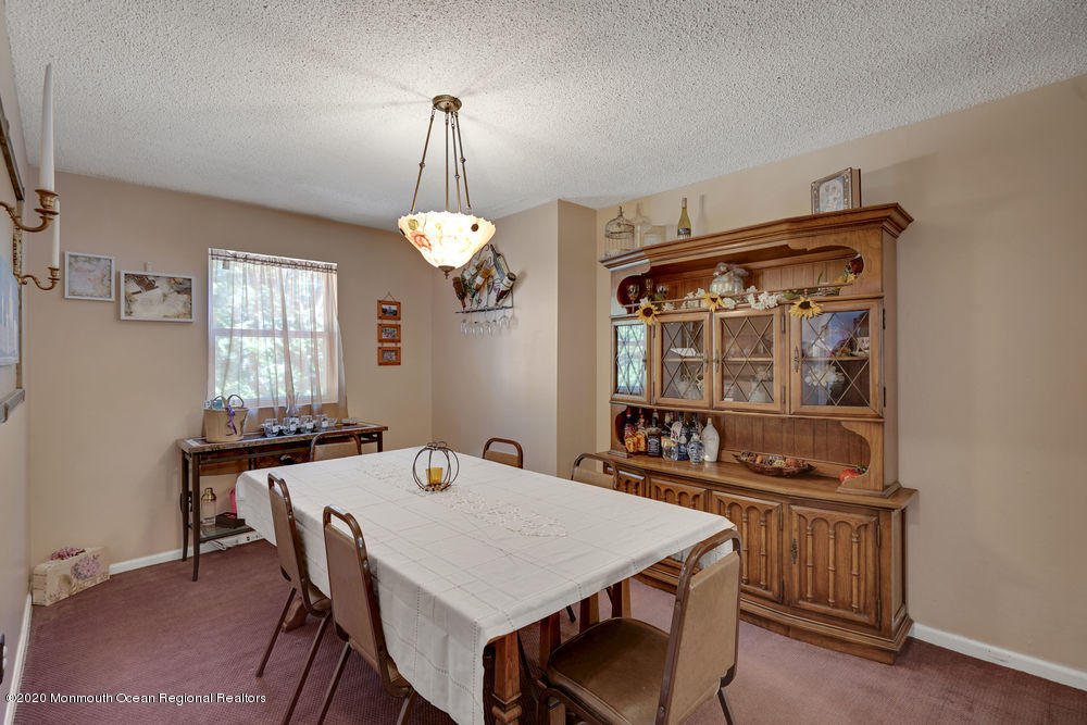 580 Freehold Road Jackson, NJ 08527 - Photo 12 of 20 Dining room
