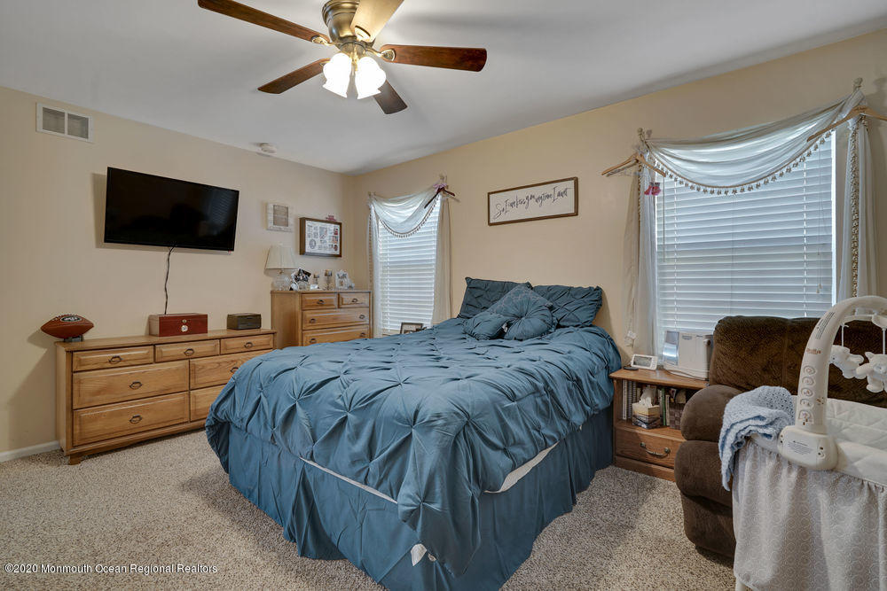 580 Freehold Road Jackson, NJ 08527 - Photo 16 of 20 Master bedroom