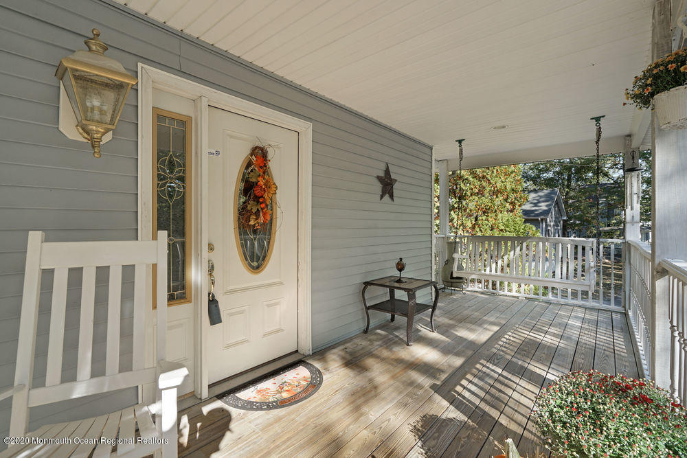 580 Freehold Road Jackson, NJ 08527 - Photo 3 of 20 Porch