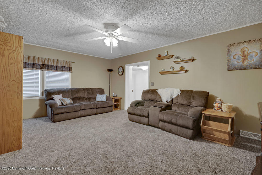 580 Freehold Road Jackson, NJ 08527 - Photo 6 of 20 Living room.