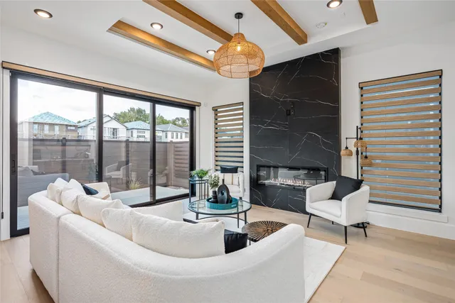 $596,000 | 631 Rolling Oaks, Stafford, TX 77477