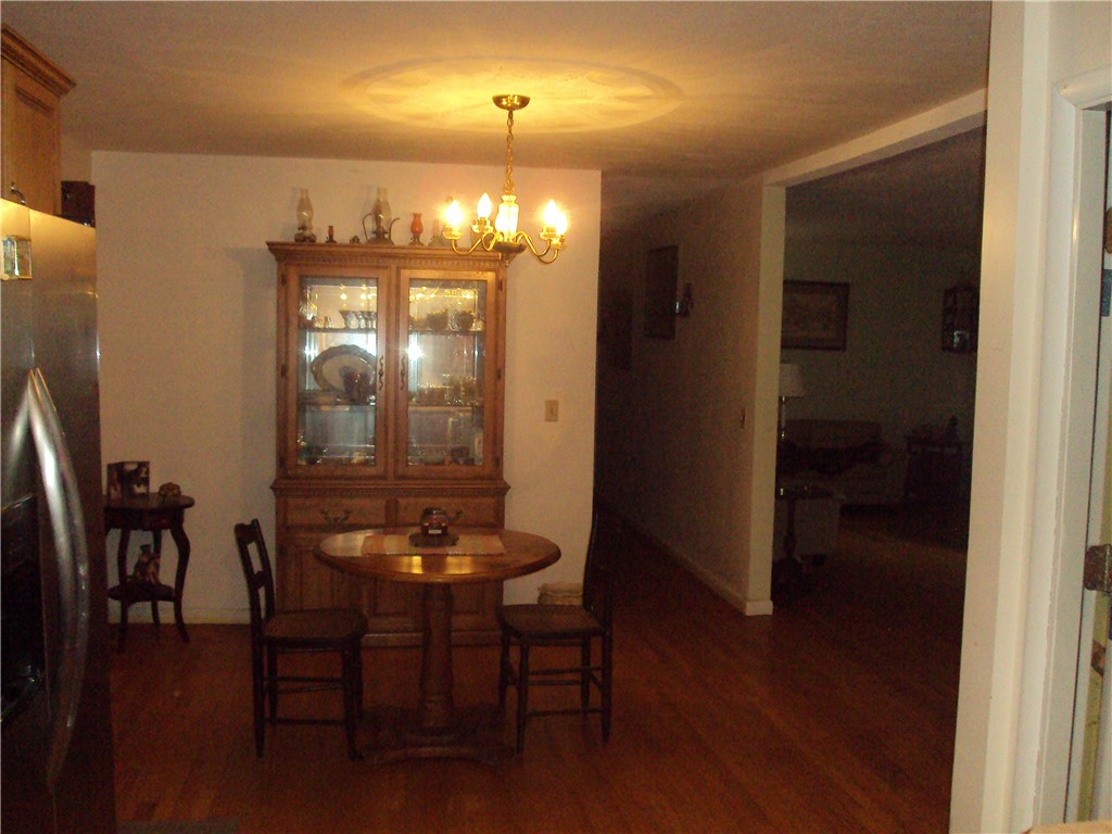 8 Kearney Avenue Auburn, NY 13021 - Photo 15 of 16 dining