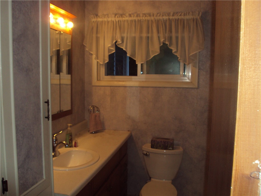8 Kearney Avenue Auburn, NY 13021 - Photo 8 of 16 bathroom
