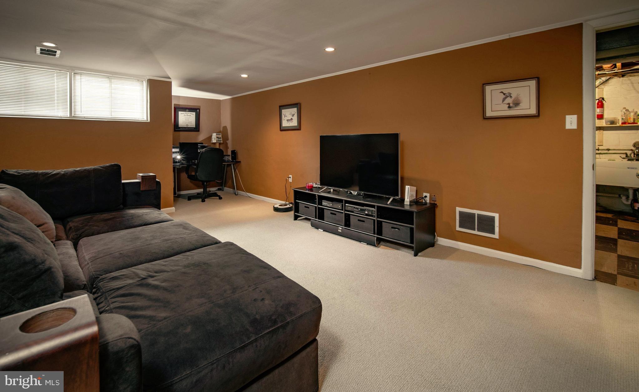 6816 Barnett Road Baltimore, MD 21239 - Photo 19 of 25