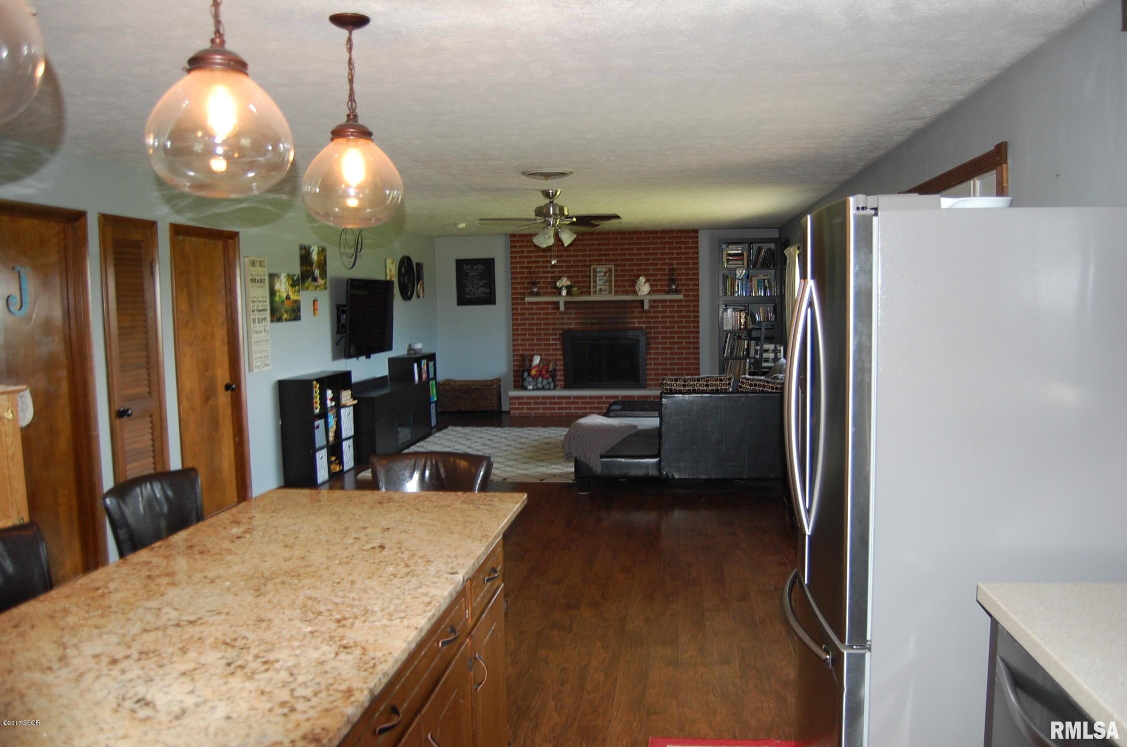 21343 Ewing Road Ewing, IL 62836 - Photo 3 of 33