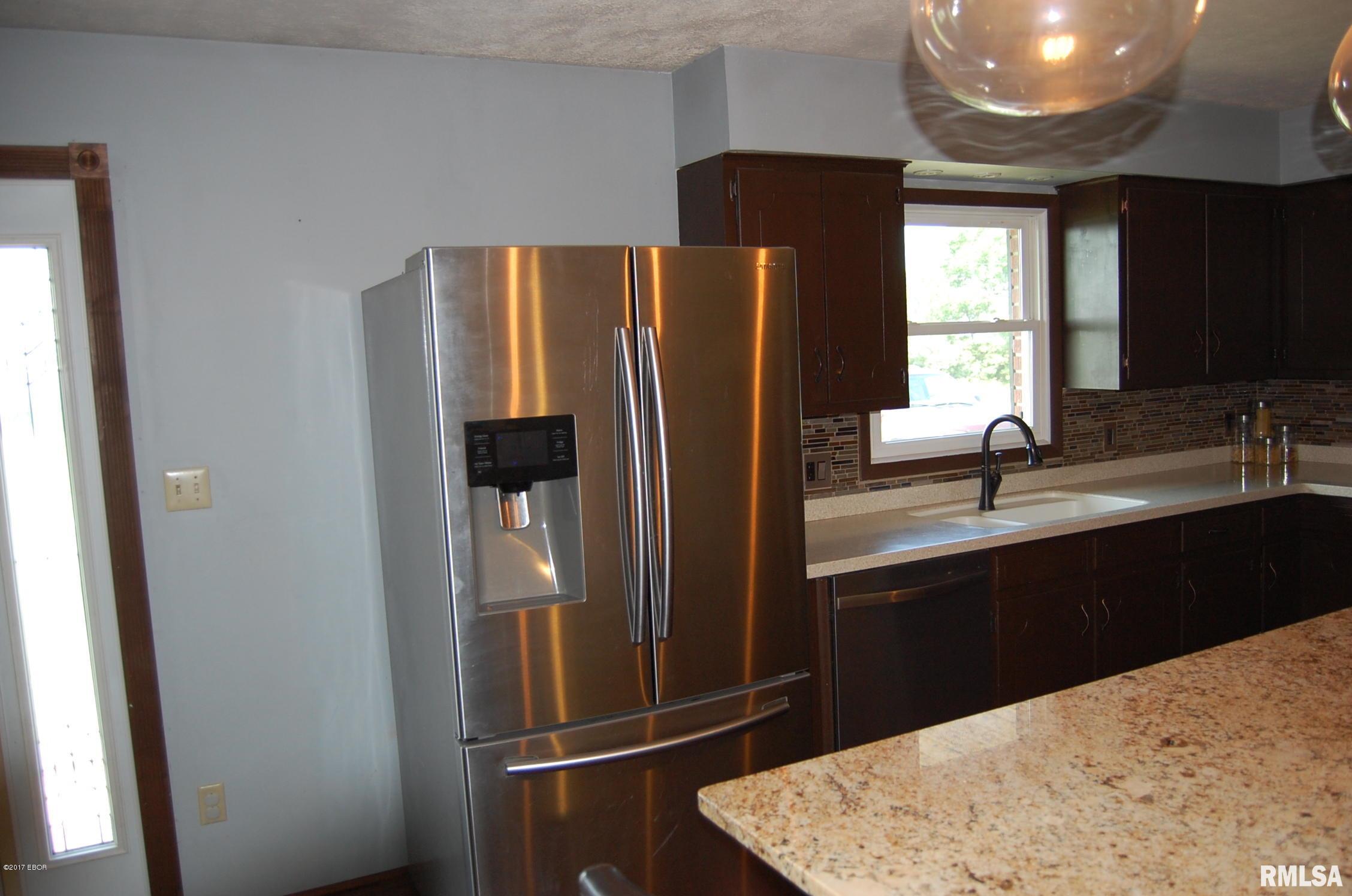 21343 Ewing Road Ewing, IL 62836 - Photo 7 of 33
