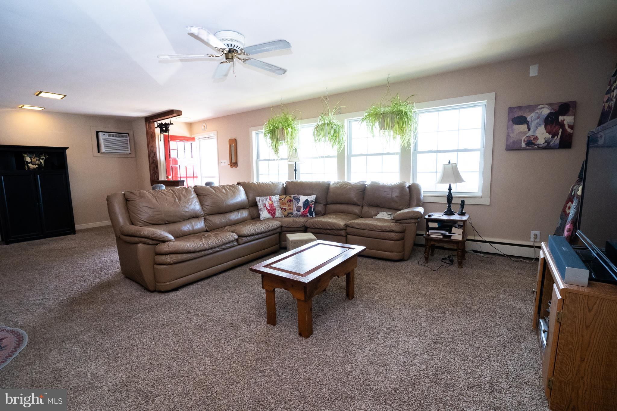 1271 Almshouse Road Warminster, PA 18974 - Photo 5 of 25 Large Family Room