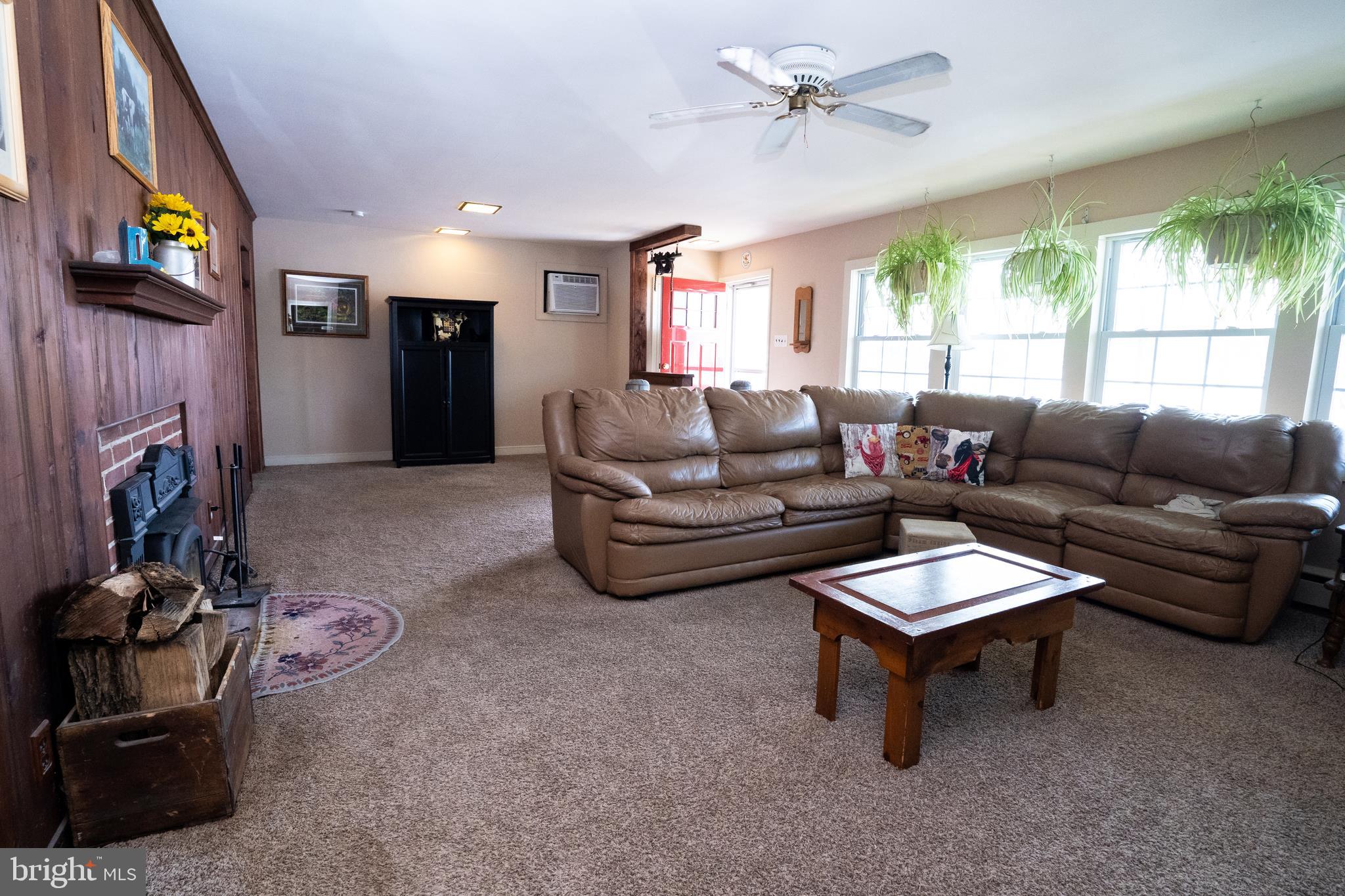 1271 Almshouse Road Warminster, PA 18974 - Photo 6 of 25 Bright and sunny