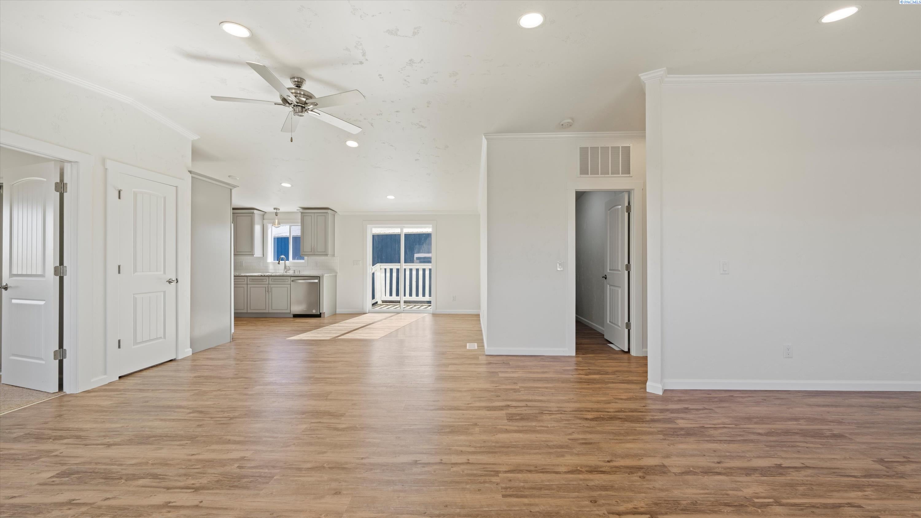 94 Dusty Road Burbank, WA 99323 - Photo 6 of 48 Gallery Image 6