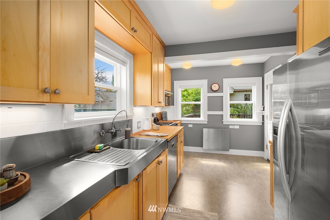 525 North 71st Street Seattle, WA 98103 - Photo 13 of 40