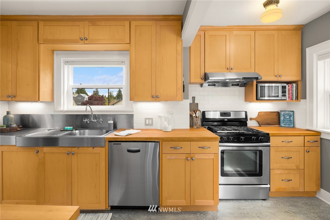 525 North 71st Street Seattle, WA 98103 - Photo 14 of 40