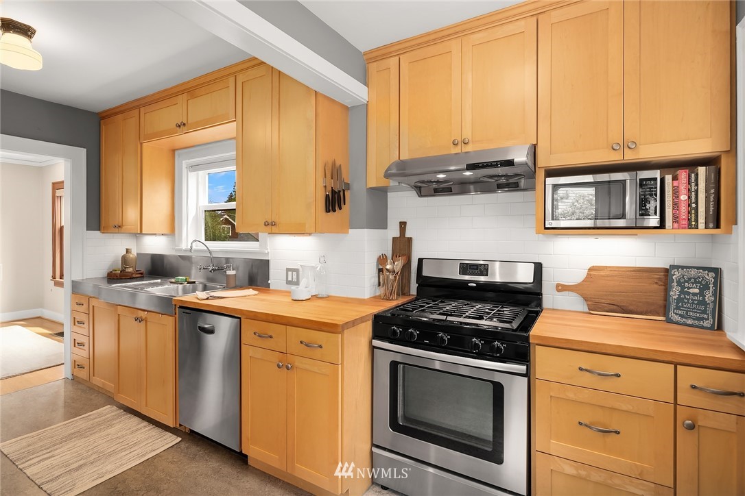 525 North 71st Street Seattle, WA 98103 - Photo 16 of 40